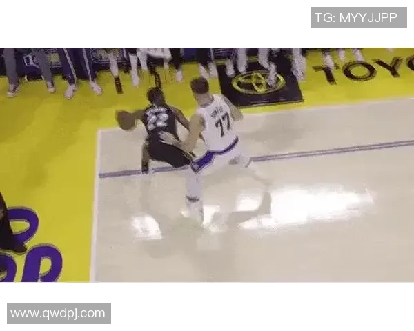 湖人对决热火精彩直播网全程跟踪赛事动态与分析